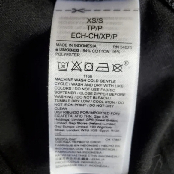 Gap fit black hooded poncho size XS - Picture 9 of 11